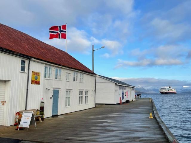 1. Etg I Dampskipsbrygga, Lodingen Havn ภายนอก รูปภาพ